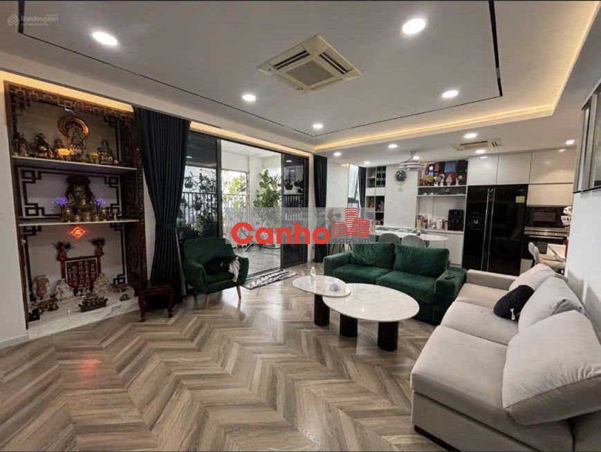 Bán căn Penthouse 3PN 3WC DT 143m2 Chung cư Green River Quận 8