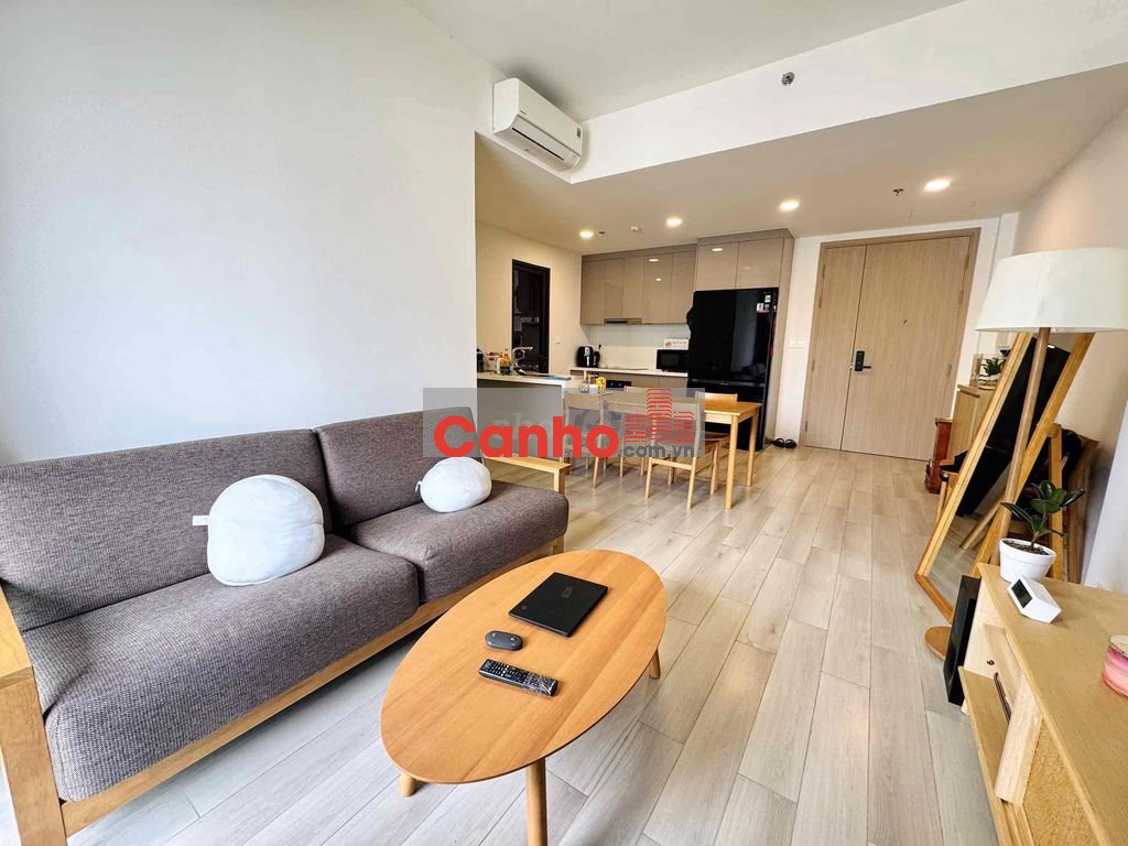 Bán căn 2 PN 2 WC đảo bếp nội thất cao cấp