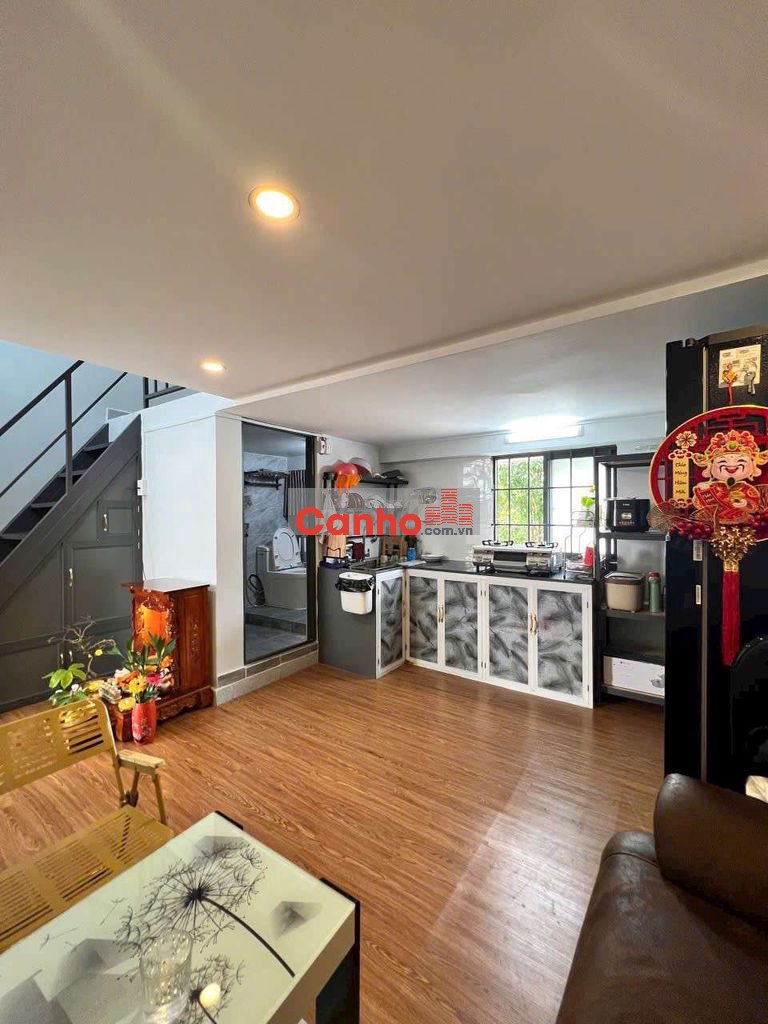 Nhà xã hội thành phố Hồ Chí Minh , lầu 4 sổ hồng: 420 triệu