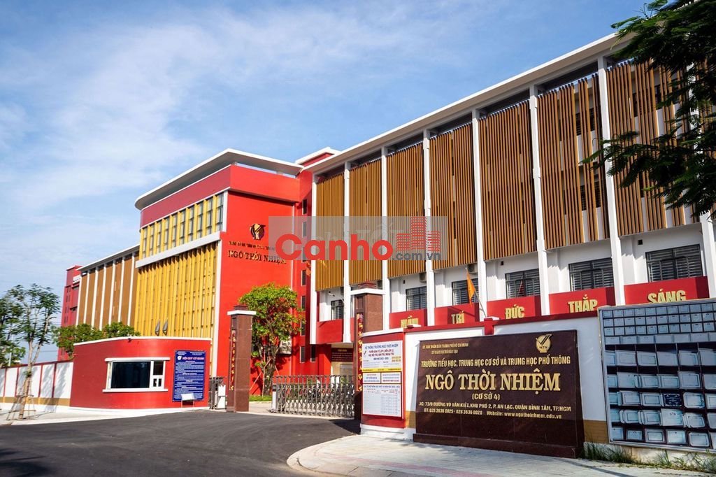 BÁN CĂN 2PN 1WC có ban công , tầng cao , riêng tư, view pháo bông,
