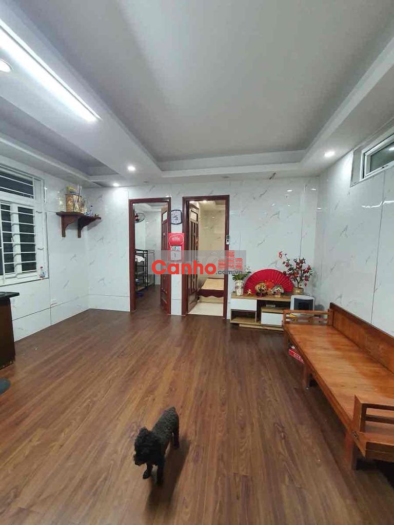 Bán căn  tầng 1, CCMN 9 tầng, DT 46 m2, đẹp ở luôn.