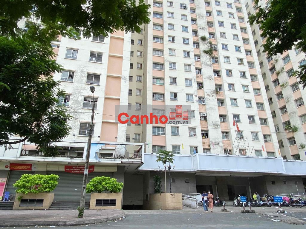 Cần bán căn hộ Cao ốc B Ngô Gia Tự 2PN mặt tiền Hoà Hảo - Quận 10