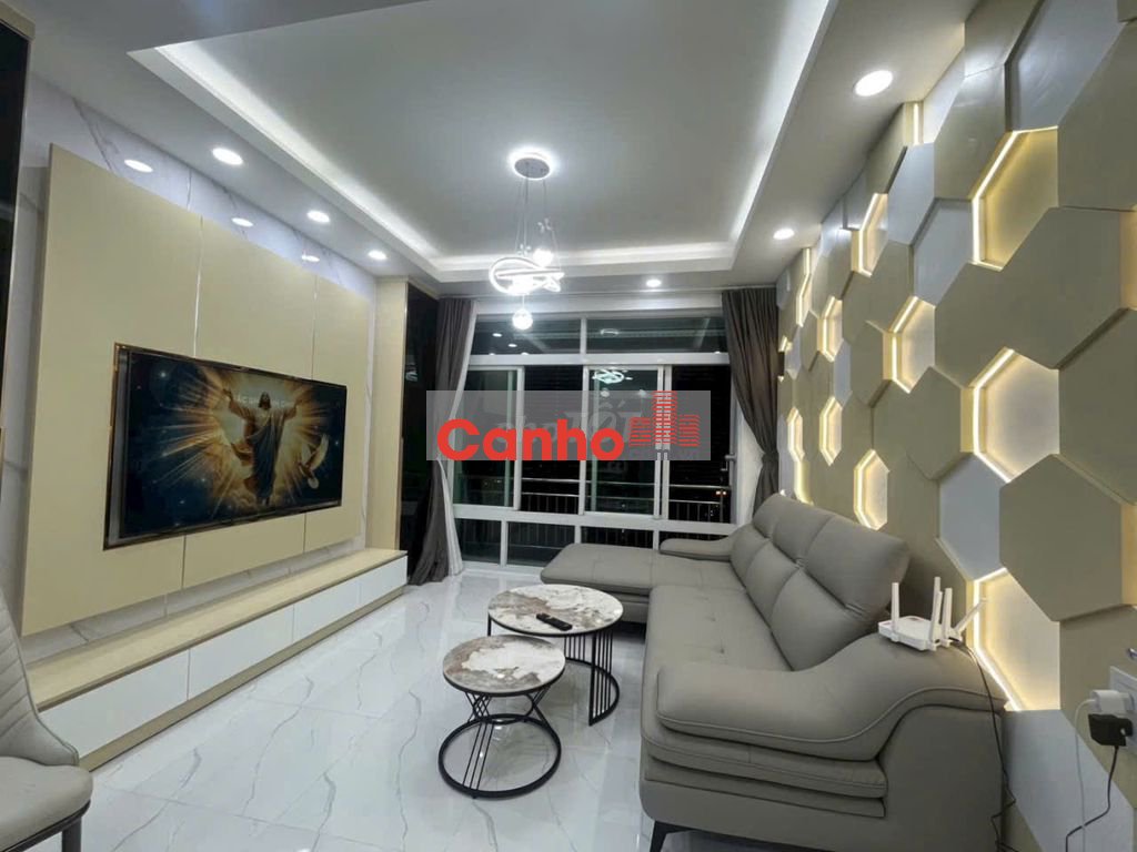 Cần bán căn hộ chung cư Tản Đà Court, 3PN nội thất cao cấp,có sổ hồng