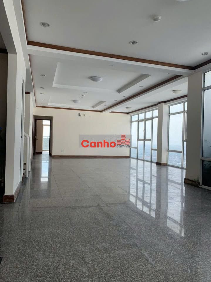 Bán hoặc cho thuê gấp căn hộ cao cấp Hùng Vương Plaza - giá chỉ 8.5 tỷ