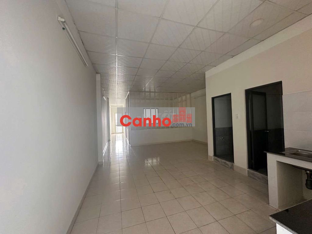 Cần bán căn hộ mặt tiền đường Võ Văn Kiệt gần bưu điện quận 5