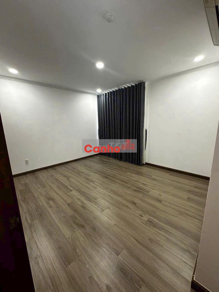 Bán căn hộ Penthouse Giai Việt Tạ Quang Bửu, 227m2, 3PN, 8.5tỷ, S.Hồng
