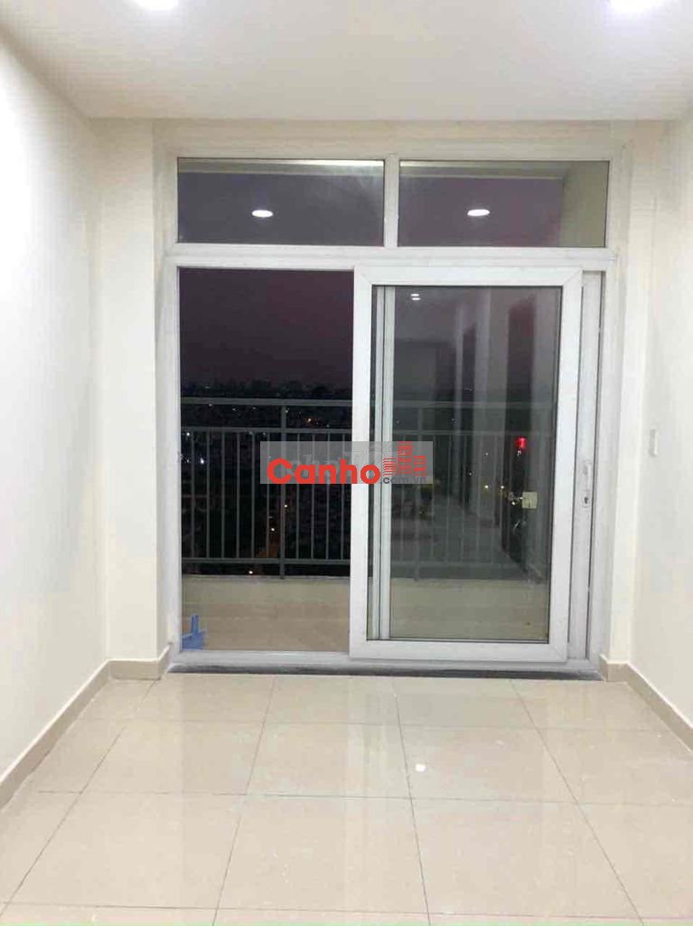 căn hộ 2pn,ban công phòng khách rộng Cc The Park Land