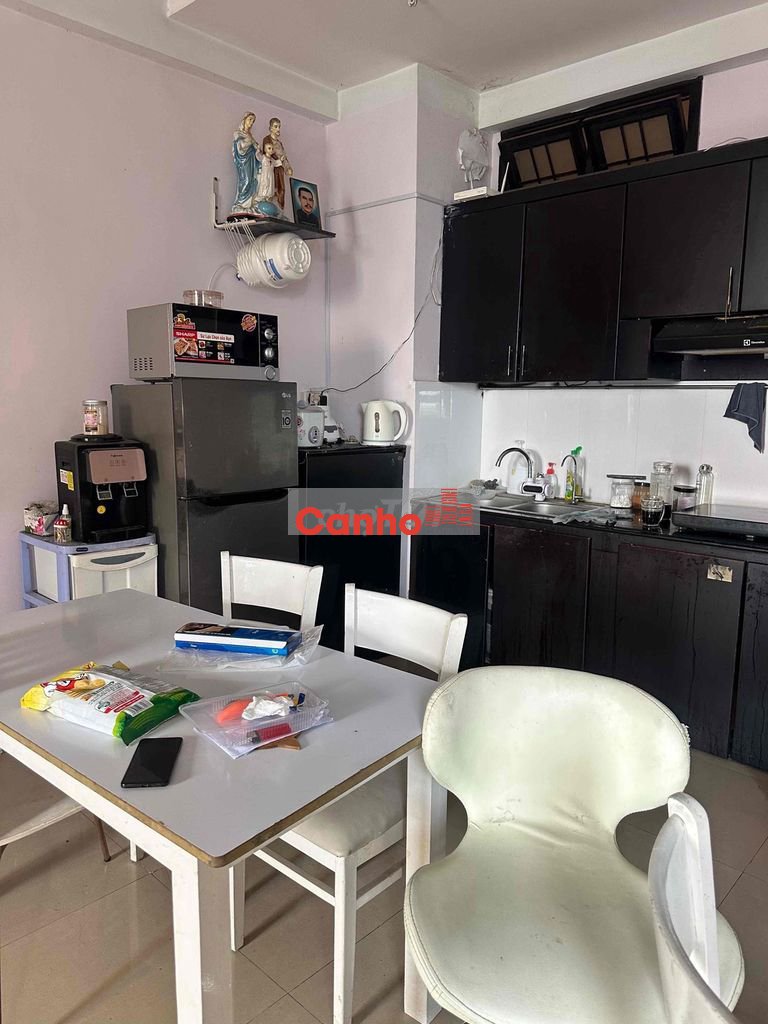 căn hộ 86m2 - 2 phòng ngủ , 2 vệ sinh .1phòng khách rộng bếp