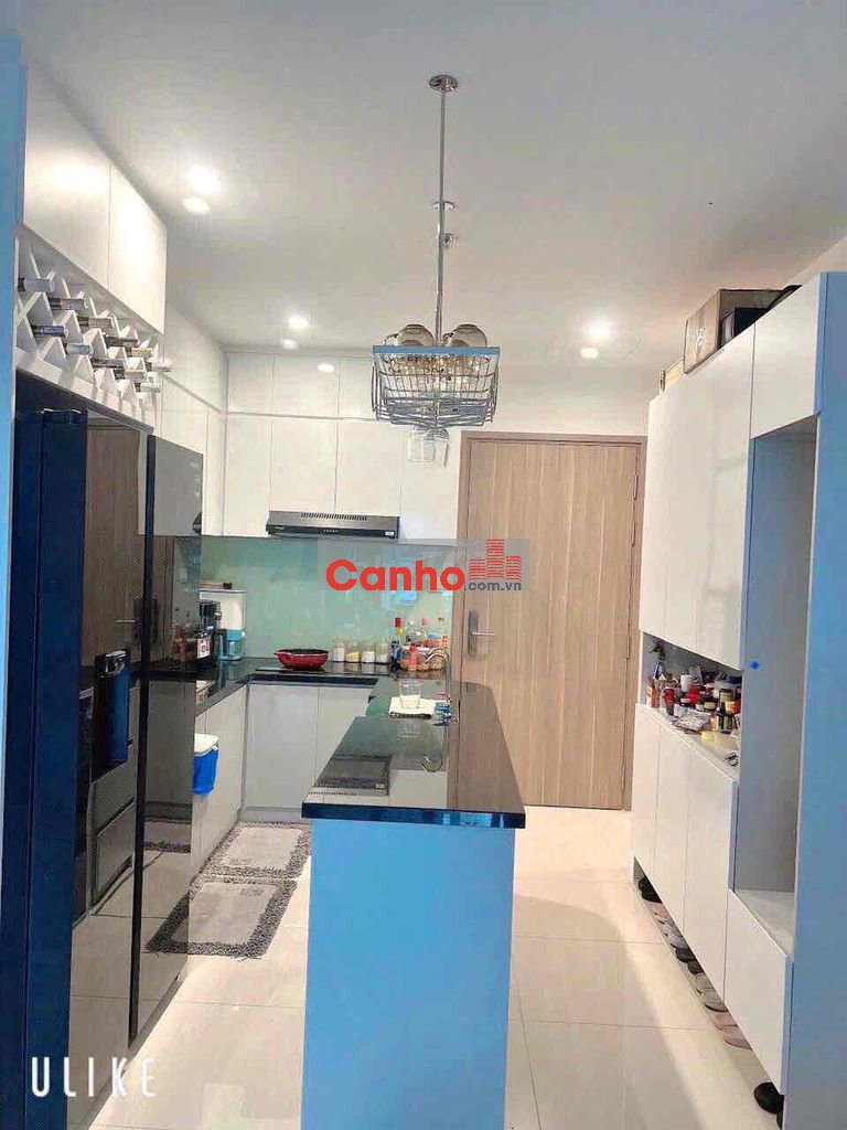 nhà co ban công, viwwe hồ bơ v