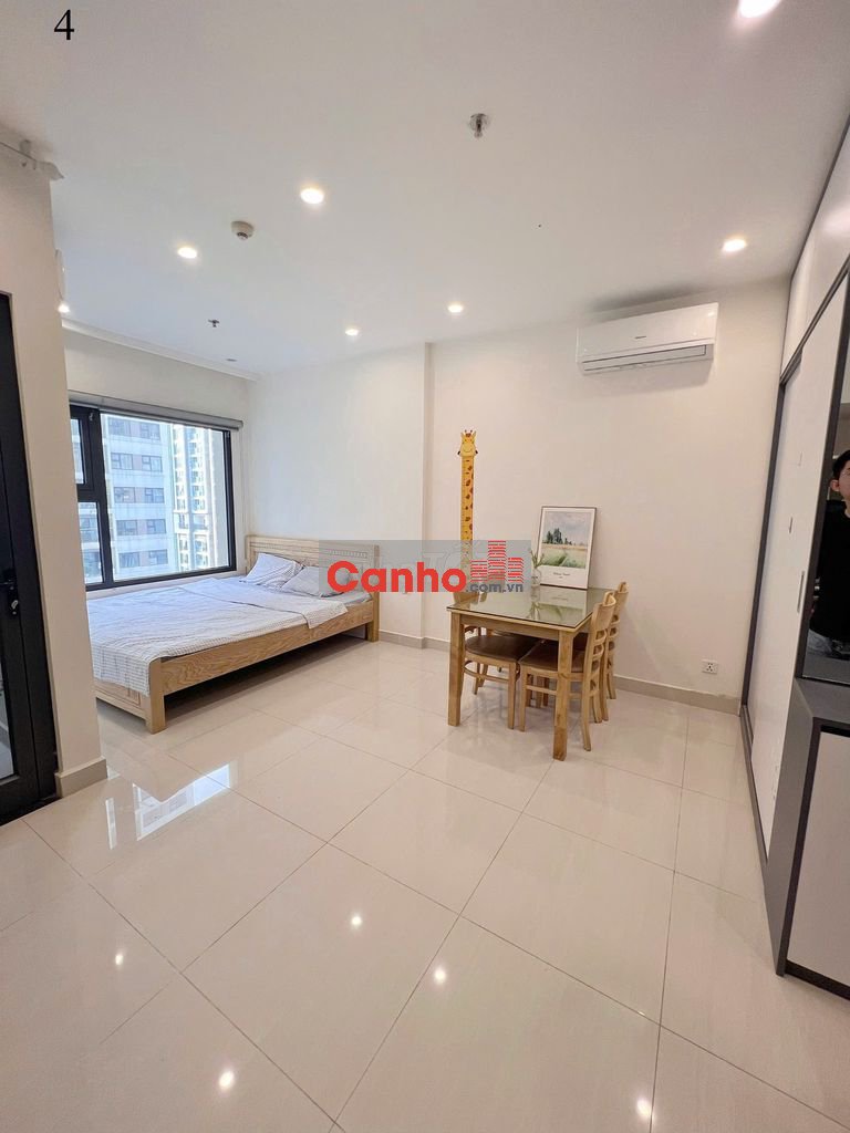Chính chủ bán căn Studio S303 full đồ, gần hồ 15ha Vinhomes Smart City