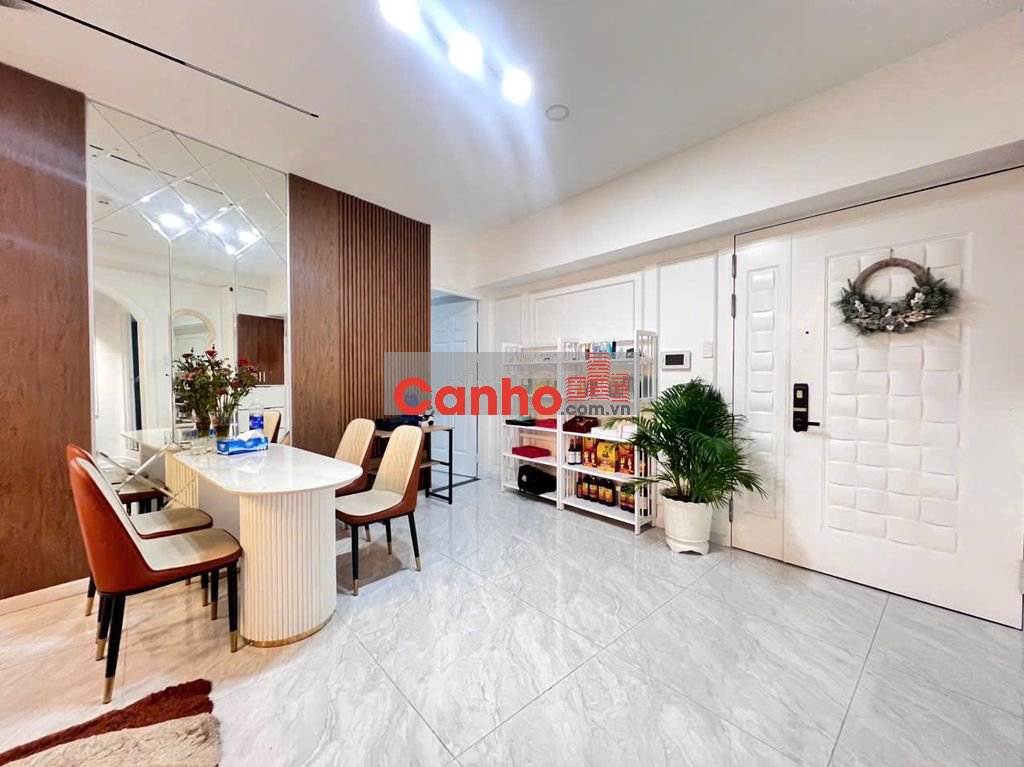 BÁN CH COSMO CITY Q7, GIÁ: 6 TỶ 180 -2PN, TẦNG SÂN VƯỜN FULL NỘI THẤT