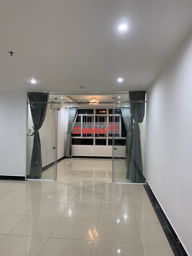 Bán căn hộ cao cấp Giai Việt 115m2 đường Tạ Quang Bửu Q8