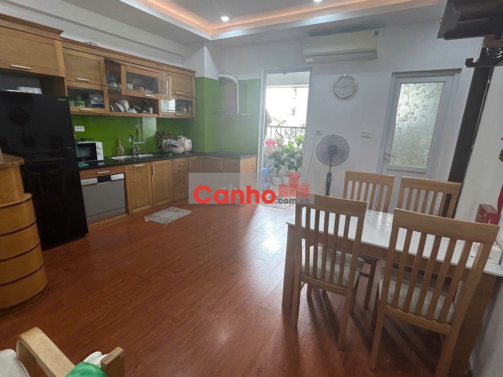 Bán căn 2 ngủ 69m sổ đỏ chung cư VP3 Linh Đàm