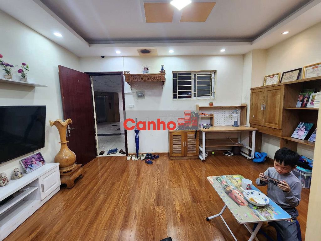 BÁN NHÀ SỔ ĐỎ 53M GIÁ 3.5 TỶ TẠI CHUNG CƯ THẠCH BÀN