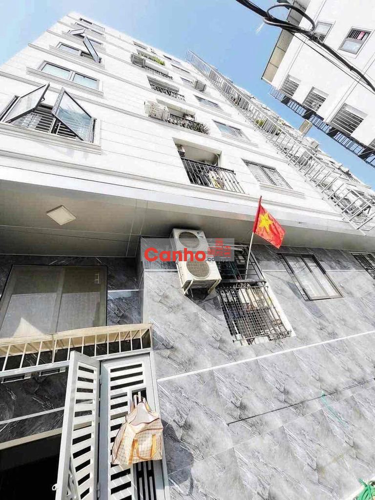 Bán CCMN Penthouse Có Sân Vườn 50m sau Royal City, Quan Nhân