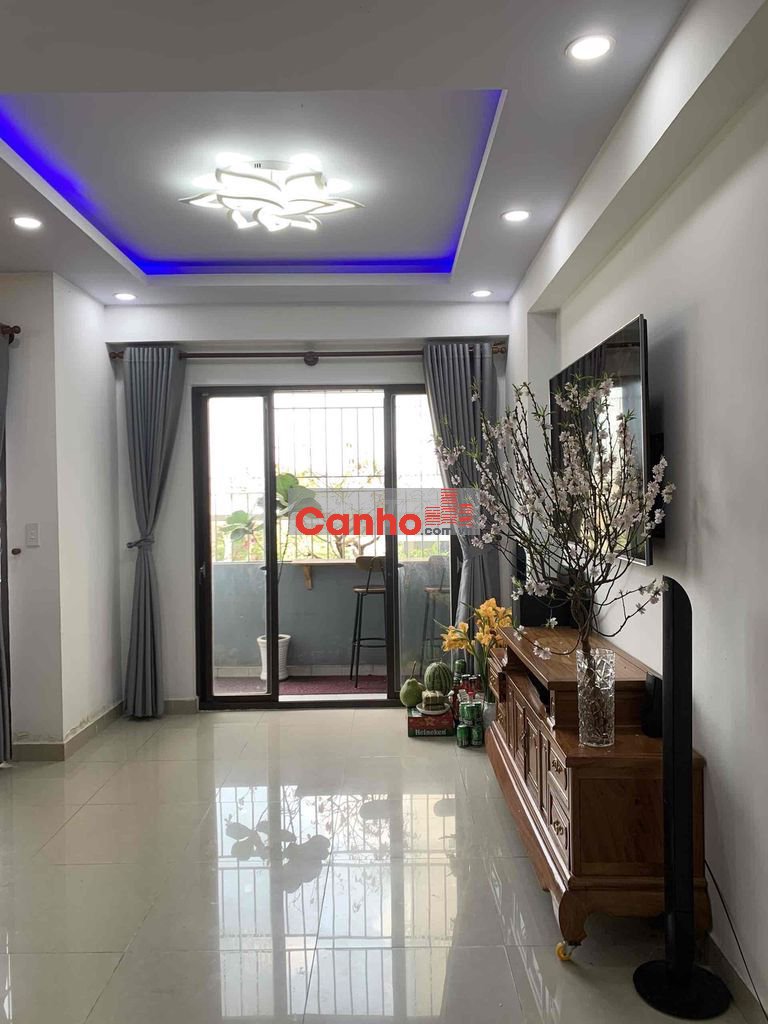 Bán Gấp Chung cư Tân Mai, 2 PN , 70m2 , Nội Thất Đẹp ,SHR.