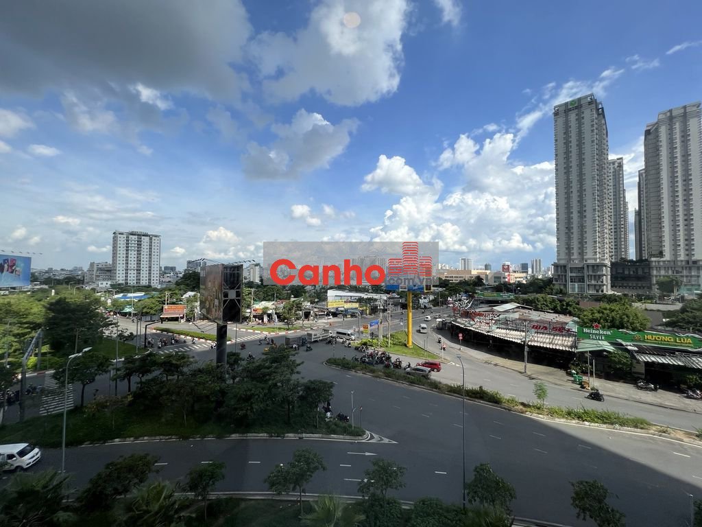 Bán Officetel Sunrise Cityview nhà trống có ban công view mát