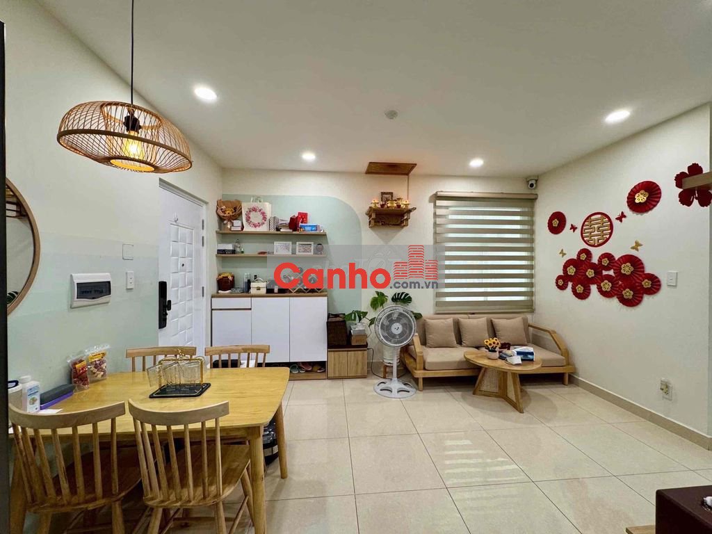 Chuyển nhà mới bán căn 2pn 2wc full nội thất, ban công ĐN cc Dreamhome