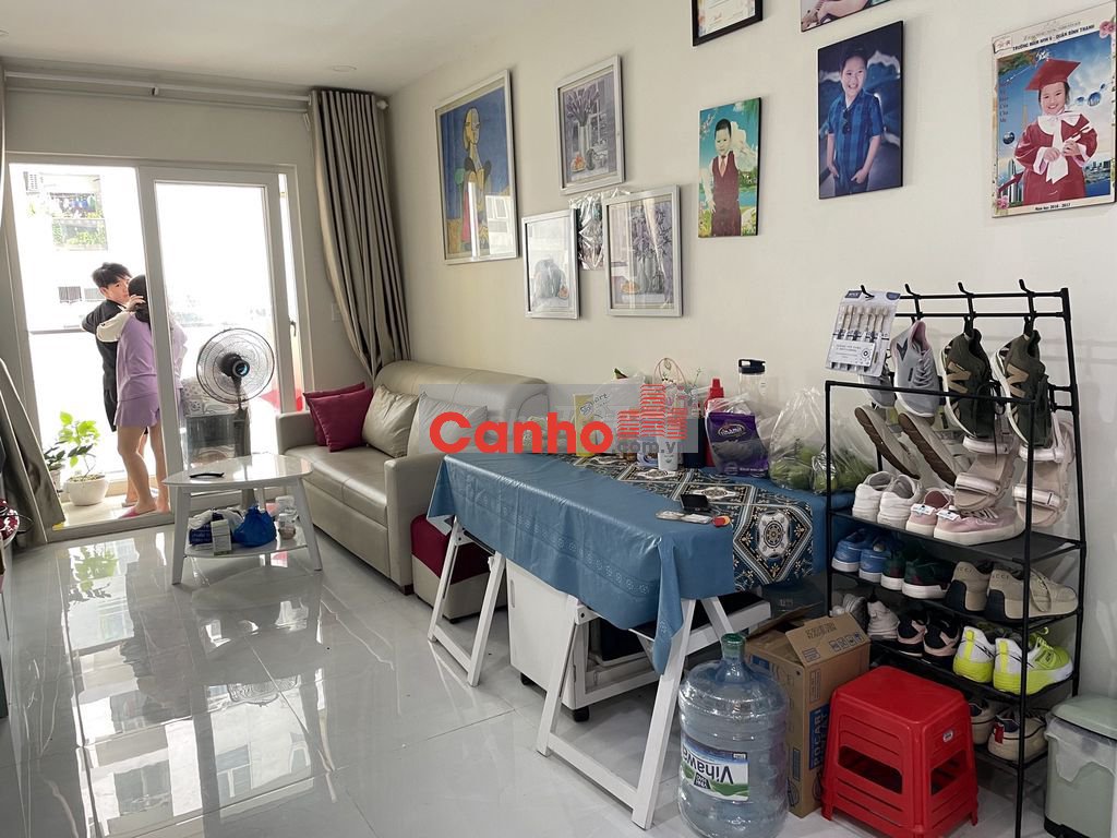 Cần bán gấp căn hộ Diamond Riverside 3pn, 2wc có nội thất, giá 3,3 tỷ