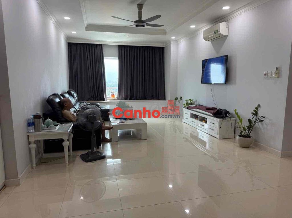 Chính chủ bán Cc cao ốc Phú Nhuận 3pn 2wc full mt giá siêu rẻ 7ty7