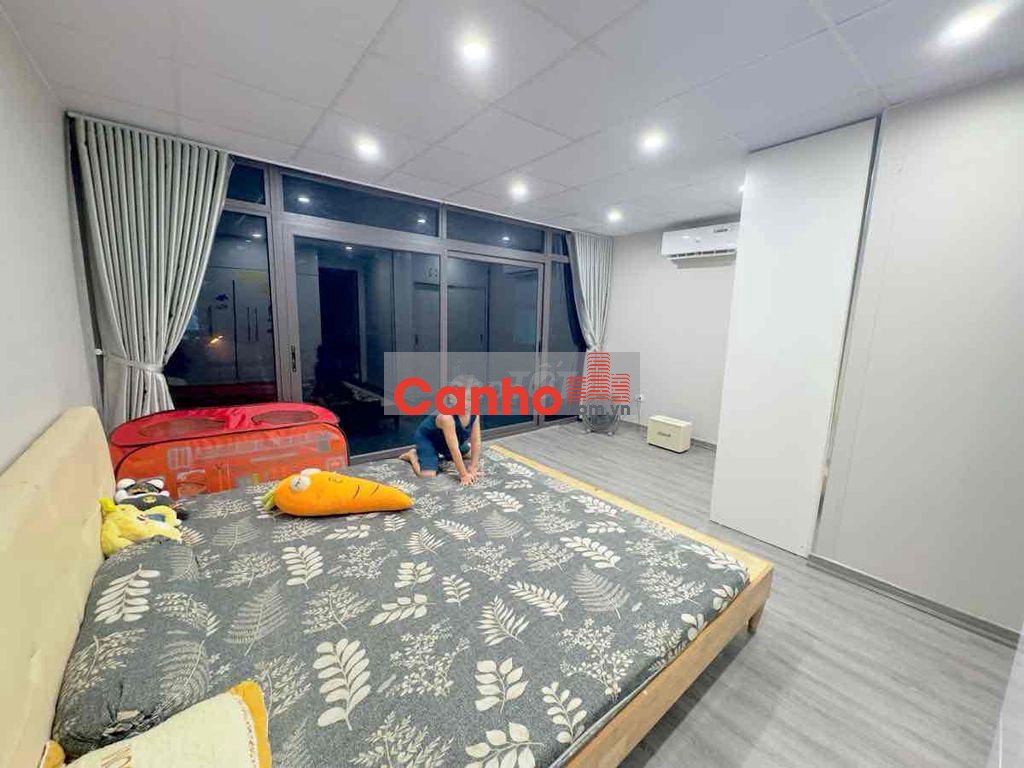 Tập thể Thanh Nhàn, lô góc, 65m2, 2PN 2WC, ban công thoáng, bãi ô tô