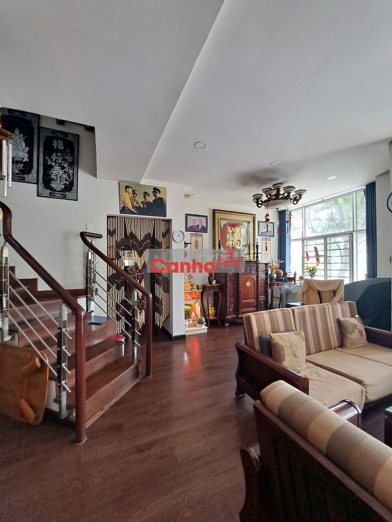 Bán CC HAGL3 New Saigon, 200m2, 1 lầu, 4PN 4WC giá 6..9 tỷ.