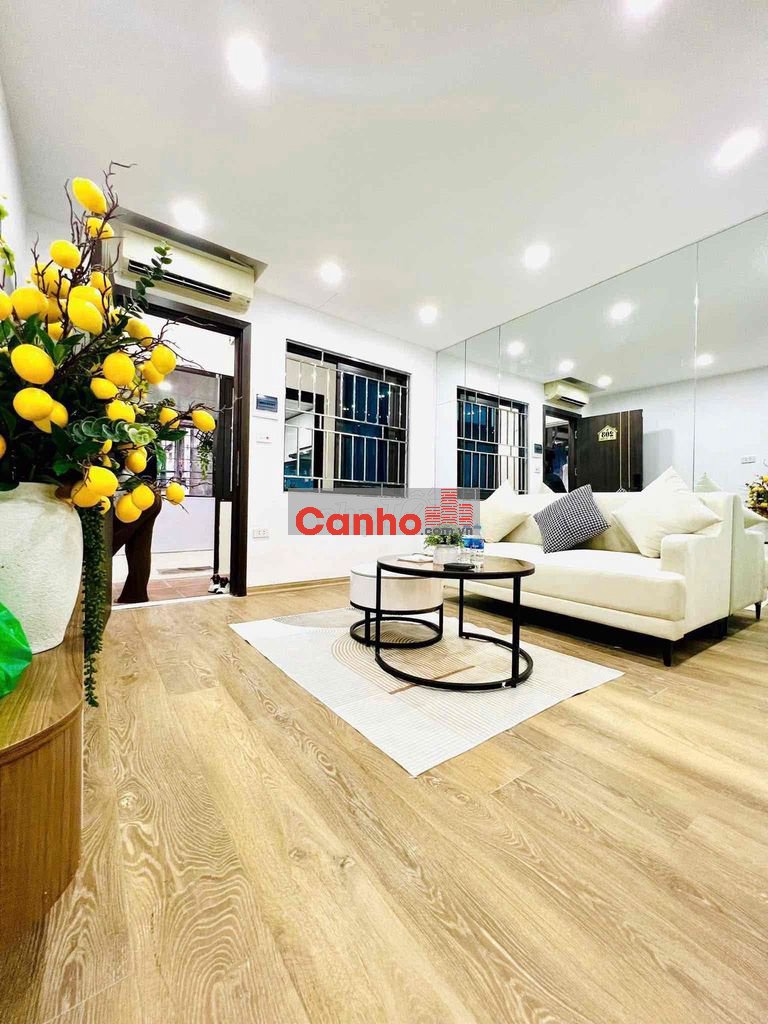 Lô góc Tập Thể phố Quỳnh Mqi nhà đẹp 2 thoáng oto đỗ thông 70m T2 giá