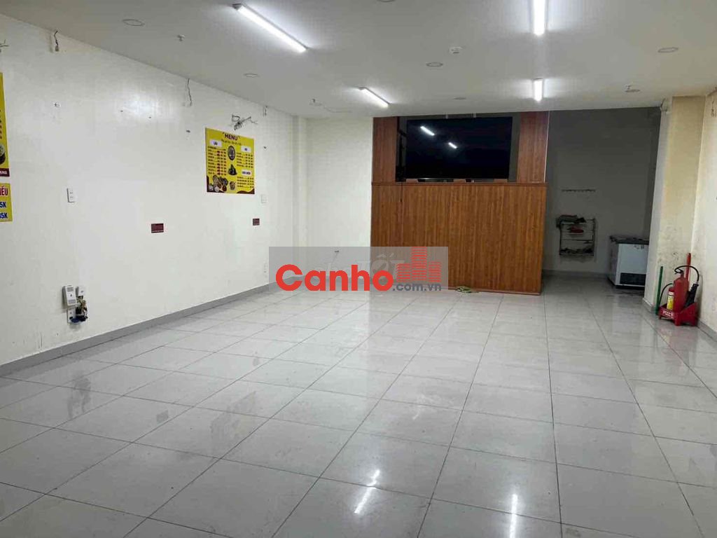 bán căn hộ thương mại lo goc 152m trệt lững tiện kinh doanh.