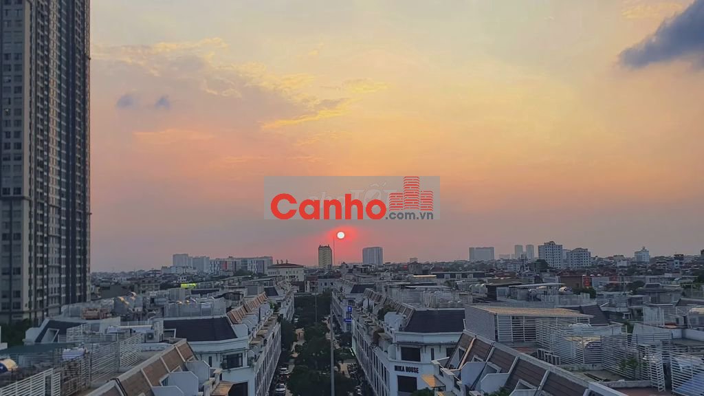 BÁN NHÀ HÀNG XÓM VINHOMES - ĐỦ ĐỒ XÁCH VALI ĐẾN Ở - THANG MÁY VÙ VÙ