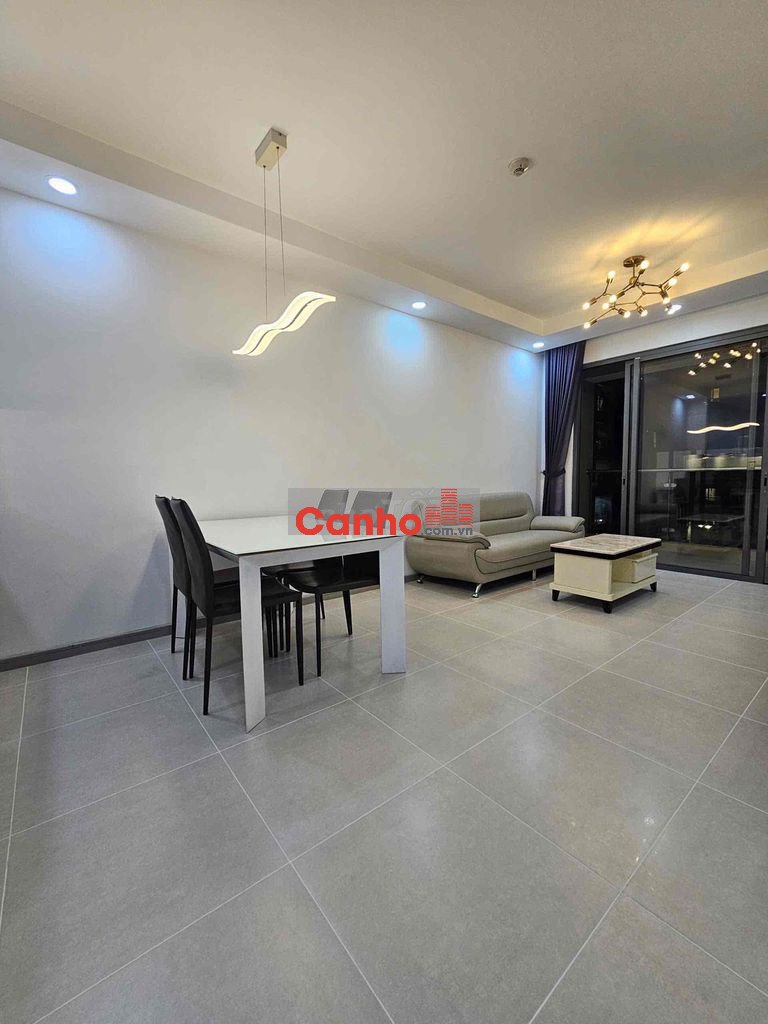 Căn hộ view hồ bơi cần tìm chủ mới