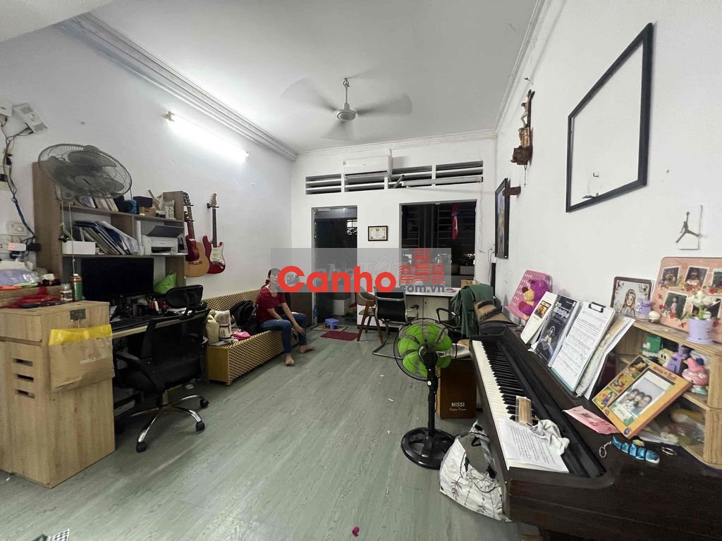 Bán căn hộ phan xích long 67m 4pn 2wc bancon 4ty2