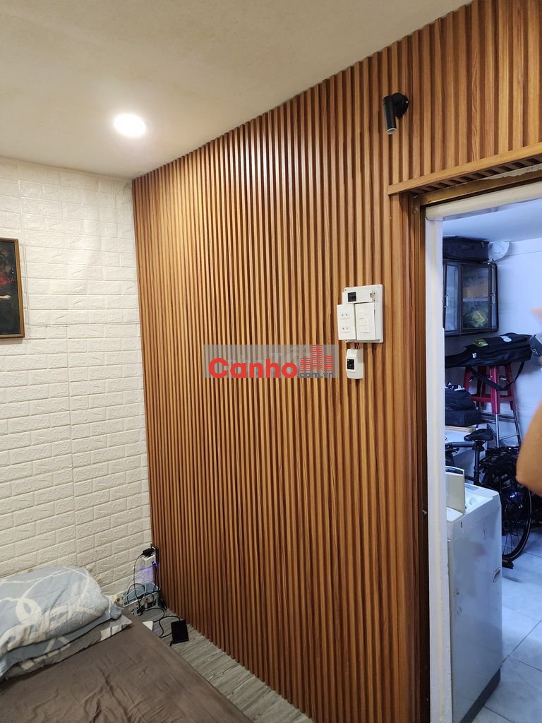 Bán căn hộ chung cư Nguyễn Thiện Thuật P.1 Q.3 SHR 2PN 1WC 2,3T TL