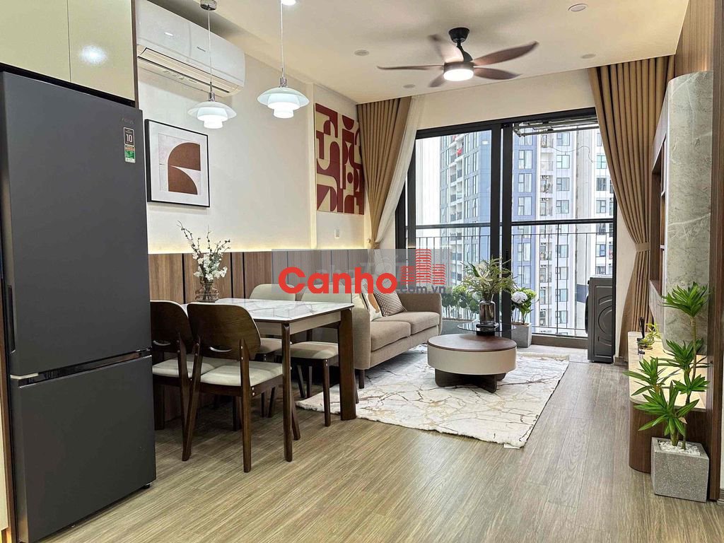 em cần bán căn 1N+1 43m2 Đông Nam toà S303 Vinhomes Smart City