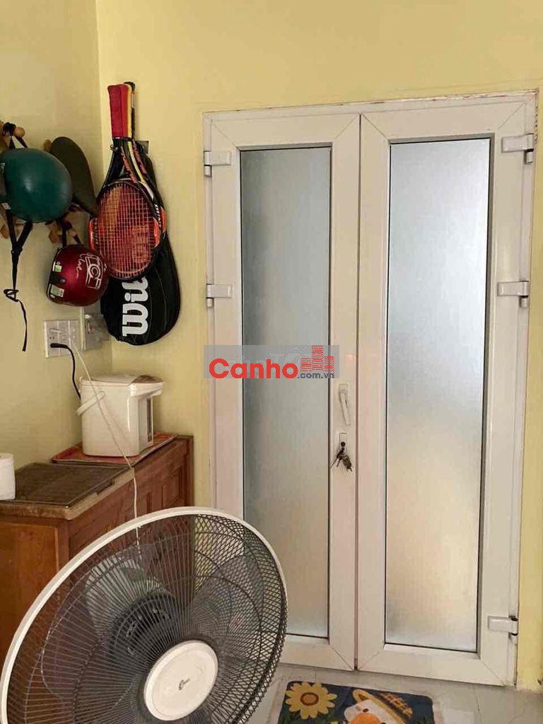 bán căn hộ thang bộ lầu 1 trung cư gò dầu đường Tân Sơn nhì.Q Tân Phú