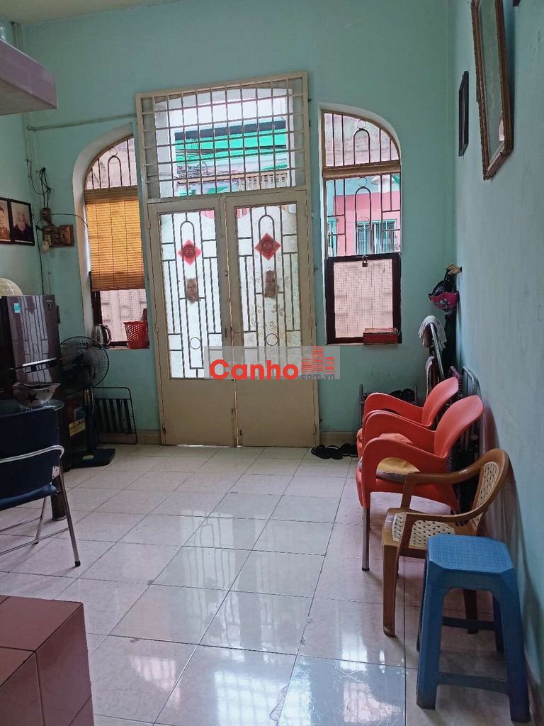 Bán chung cư tầng 1 (4x16) có lững