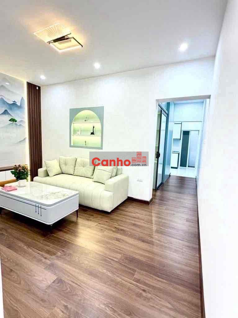 Tập thể định công ô tô chạy vòng quanh , 2 thoáng trước sau