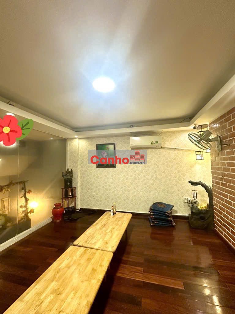 Bán căn hộ quận 4, dtsd 116m2, sẵn dòng tiền 22T/tháng