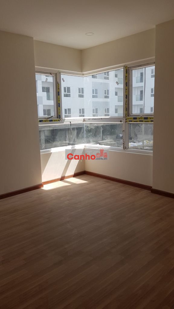 Bán căn 3 phòng ngủ tầng 10 Lô B view hồ bơi