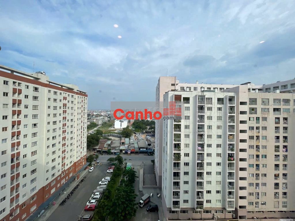 Cần bán căn hộ Green Town Bình Tân, 2pn có sổ giá 2,3 tỷ thương lượng.