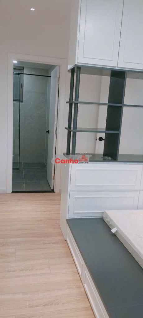 Bán CH Hưng Phúc view Biệt thự, Ô xe 76m2-2PN, Giá 7 tỷ 9 Có Nội thất