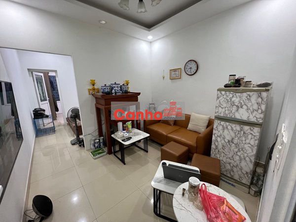 BÁN NHÀ TẬP THỂ THÀNH CÔNG 3.5 TỶ. GẦN CẦU GIẤY, XUÂN THỦY, CHÙA LÁNG