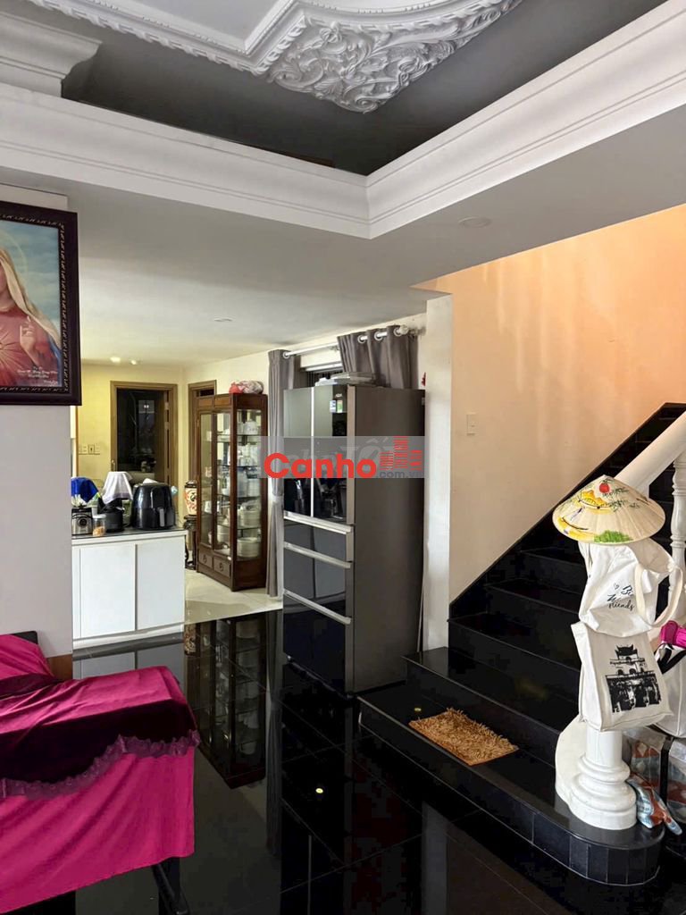 Căn hộ penhouse Homyland 1, Q.2 - 18 tỷ (400m2, 2 tầng, sổ hồng)