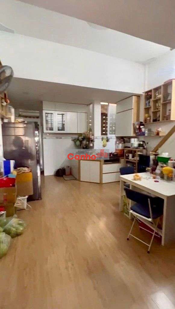 Căn hộ tầng 5 ngay trung tâm Tân Bình