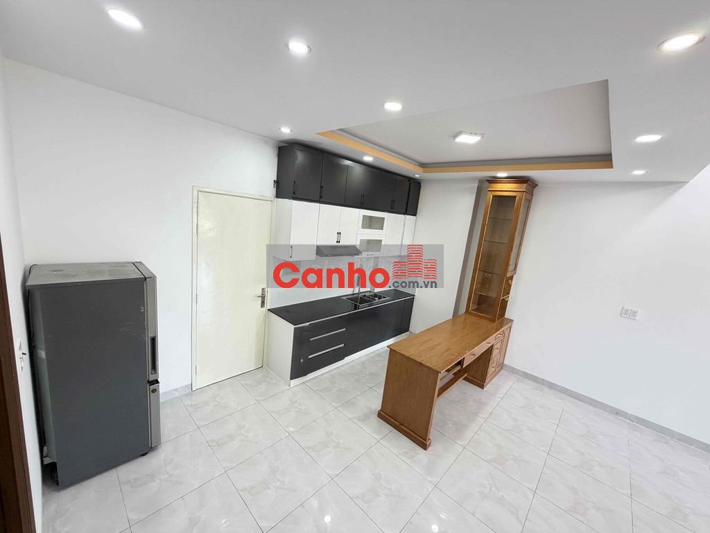 vừa ở vừa buôn bán . 4pn. dưới làm siêu thị mini