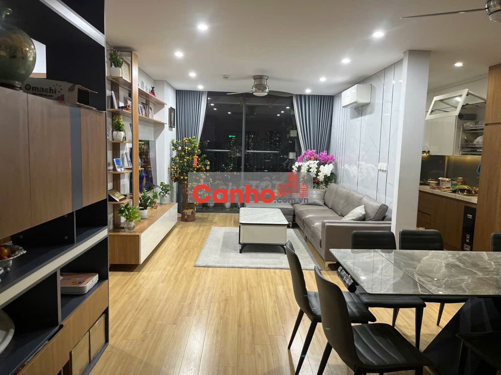 Chính chủ bán căn góc 4 phòng ngủ 135m2 nội thất đầy đủ view Hồ Tây