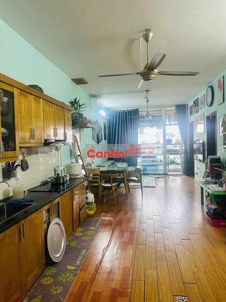 Cần bán căn hộ chính chủ. Sẵn sổ hồng giao dịch luôn