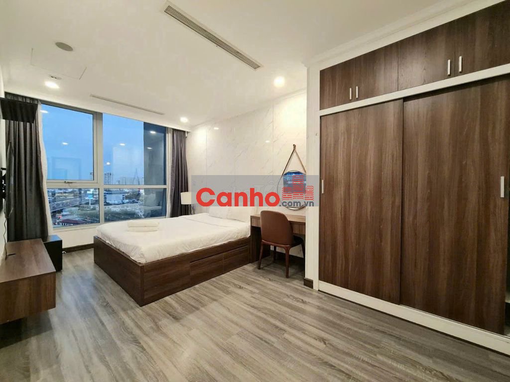 Bán nhanh 2 PN Vinhomes Central park view trực diện sông, nội thất xịn