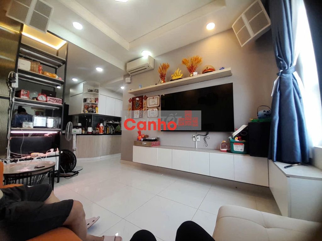 Bán green river quận 8 dt71m2 2pn 2wc 3tỷ8 full nội thất, có sổ,vay dc