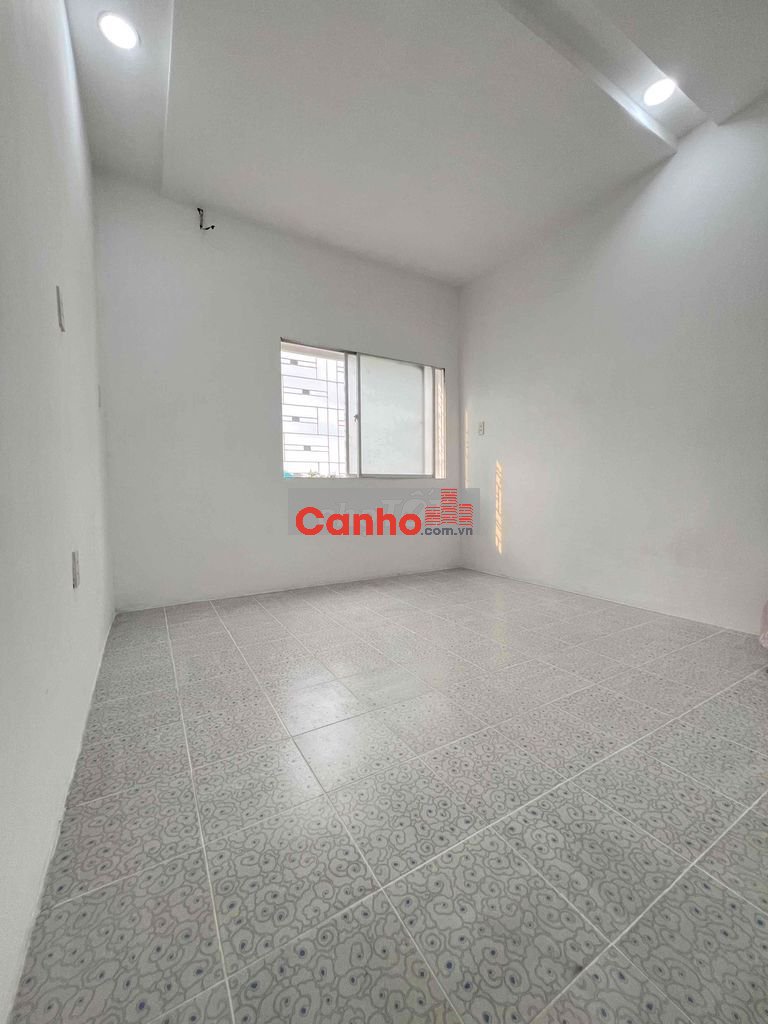 cần bán căn chung cư Quận 11 DT 2pn 1 wc thang bộ Giá bán 2tỷ2 TL