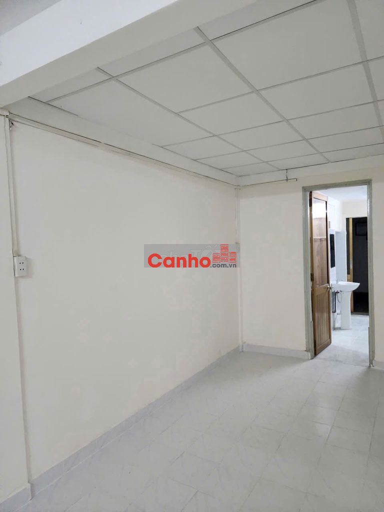 Bán CC tại Nguyễn Thiện Thuật, Quận 3, 2,2 tỷ, 36m2, giá ưu đãi!